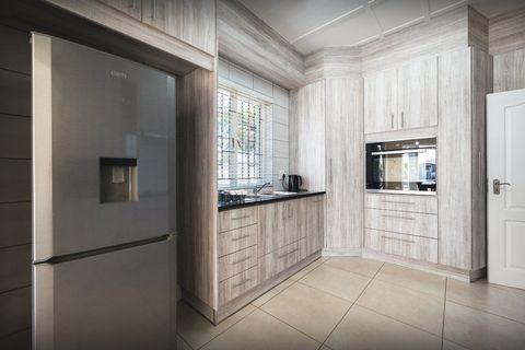 accommodation walmer self catering walmer villiers communal kitchen 002