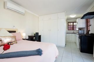 accommodation walmer double de luxe room7 walmer villiers self catering3